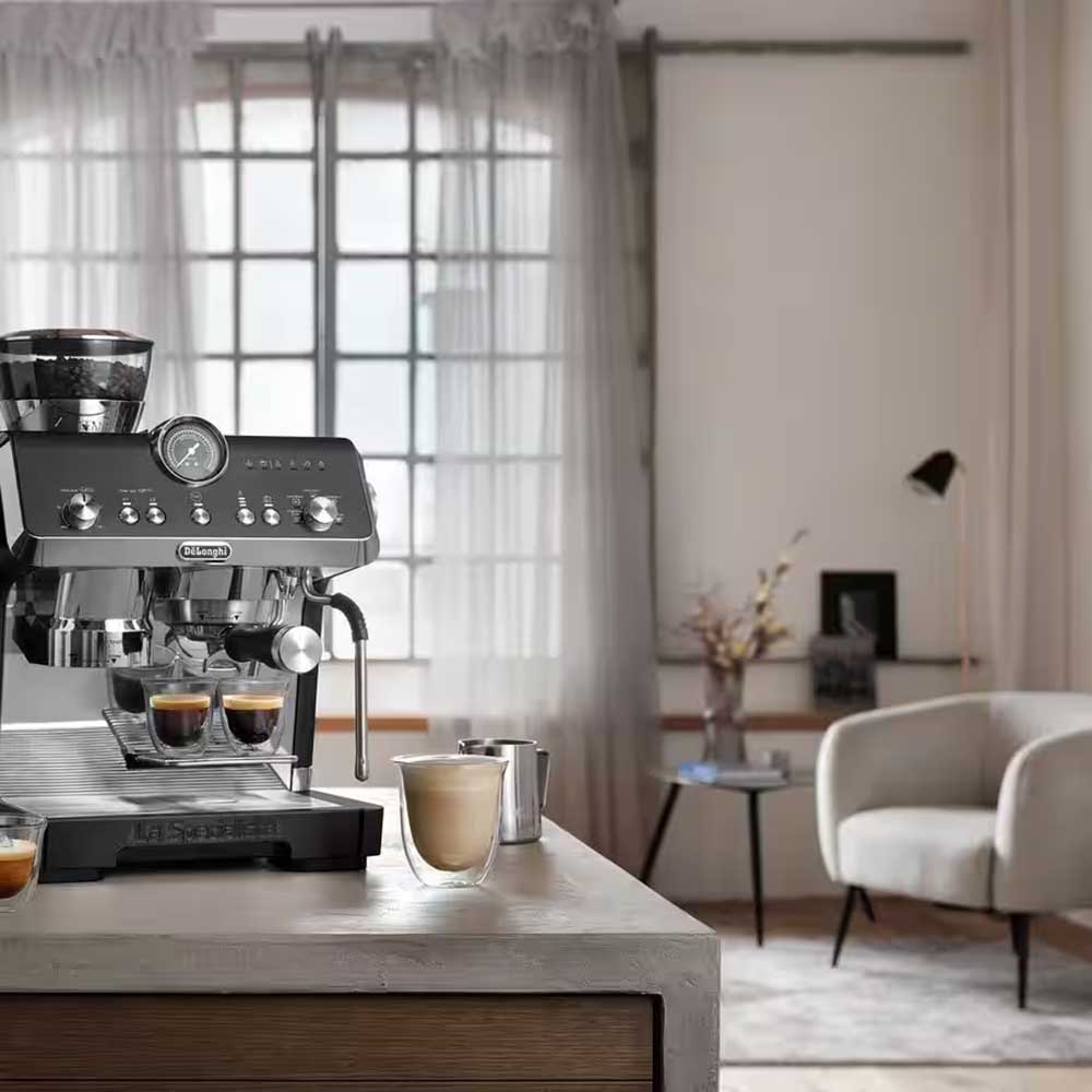 Picture of DéLonghi Kolbenmaschine La Specialista Opera EC9555.BK black